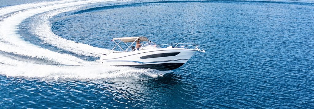Speed boat